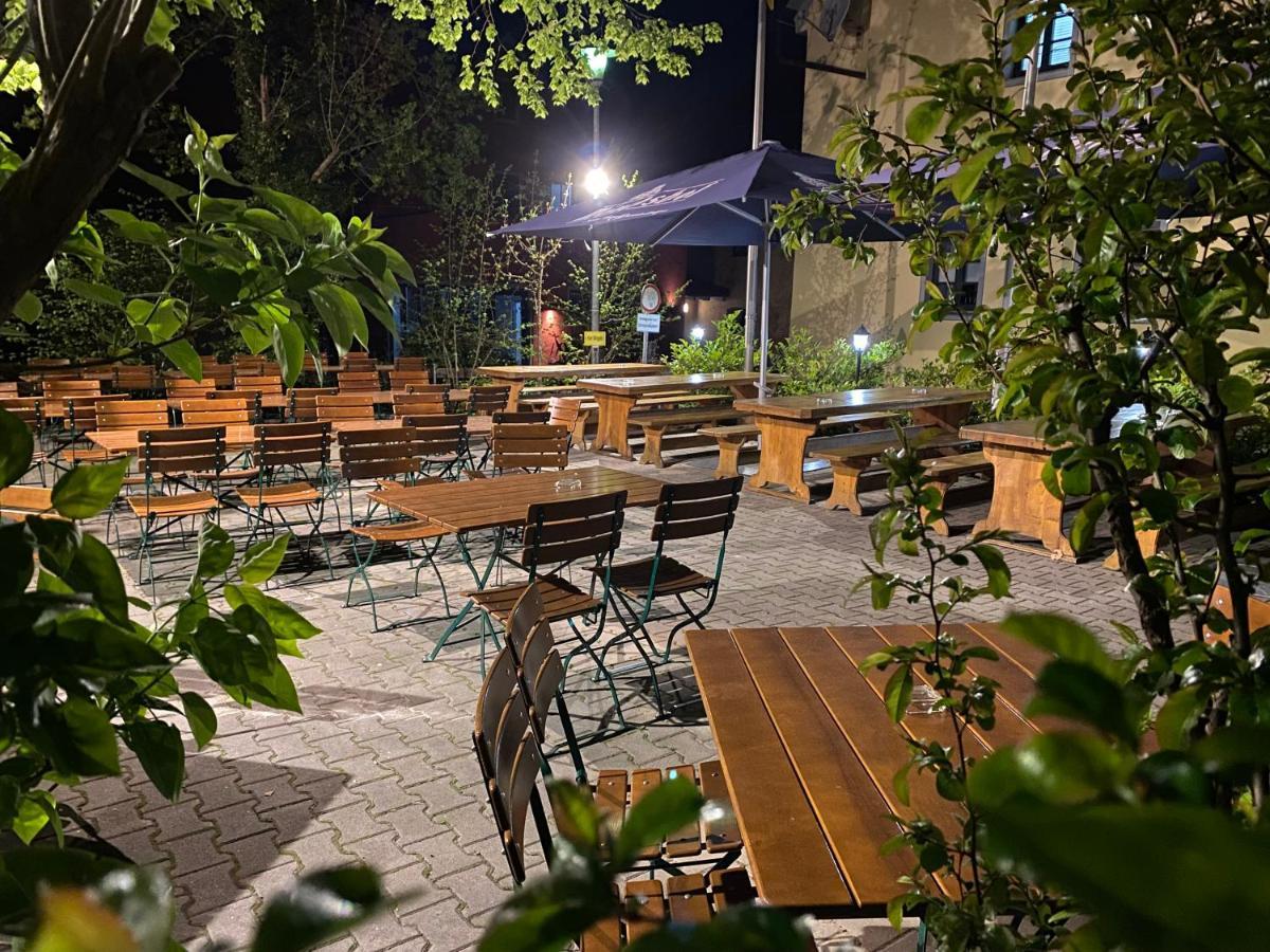 Hotel-Gasthof Zur Post Фелбург Екстериор снимка