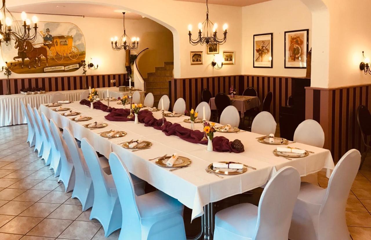 Hotel-Gasthof Zur Post Фелбург Екстериор снимка