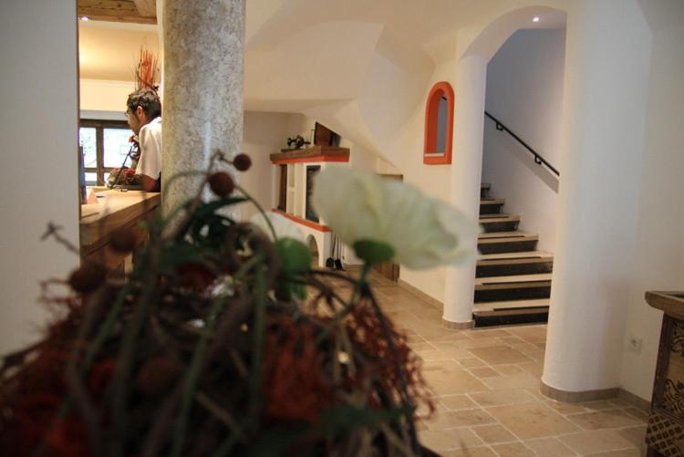 Hotel-Gasthof Zur Post Фелбург Екстериор снимка